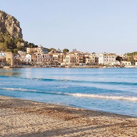 Appartamento La sirena sul mare di Mondello Esterno foto