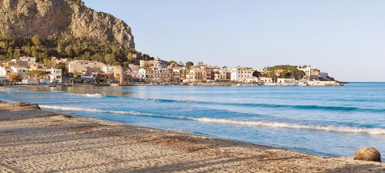 Appartamento La sirena sul mare di Mondello Esterno foto