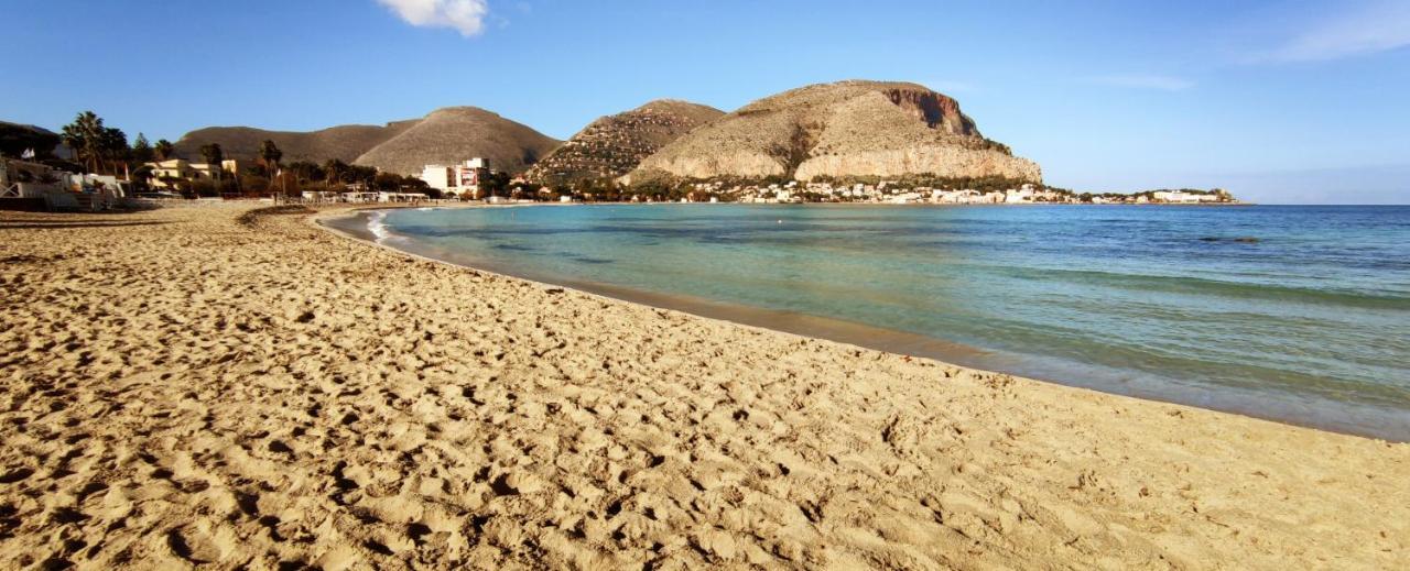 Appartamento La sirena sul mare di Mondello Esterno foto