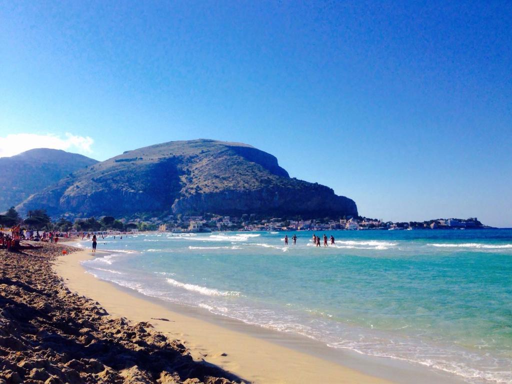 Appartamento La sirena sul mare di Mondello Esterno foto